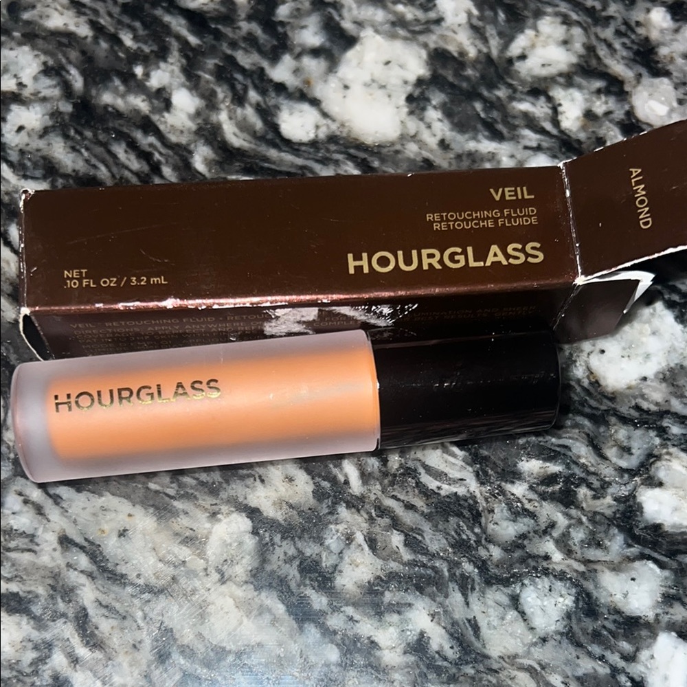 Hourglass Veil Retouching Fluid - Almond